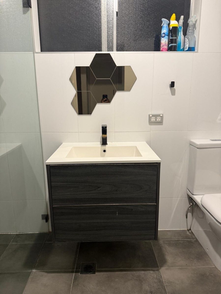 Old vanity before replacement